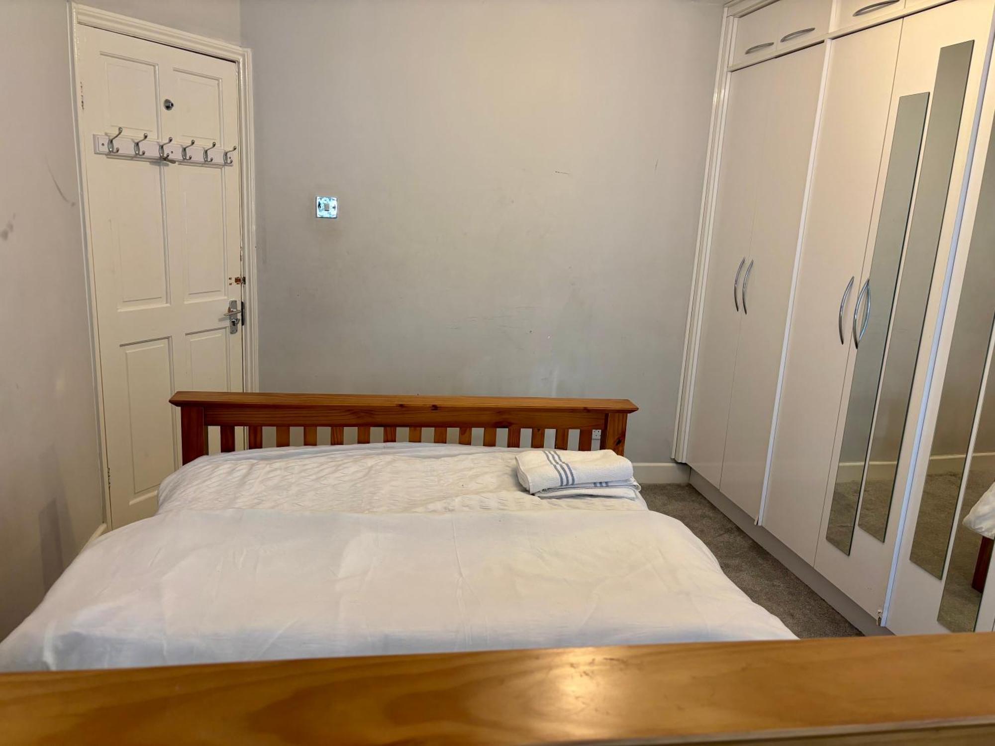Ehsaan Guest house *
